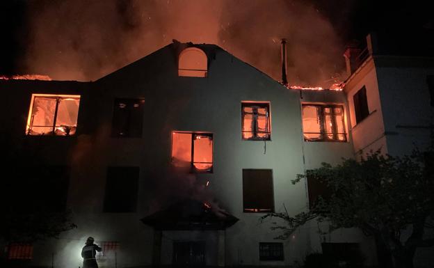 Incendio de la vivienda en La Magdalena.