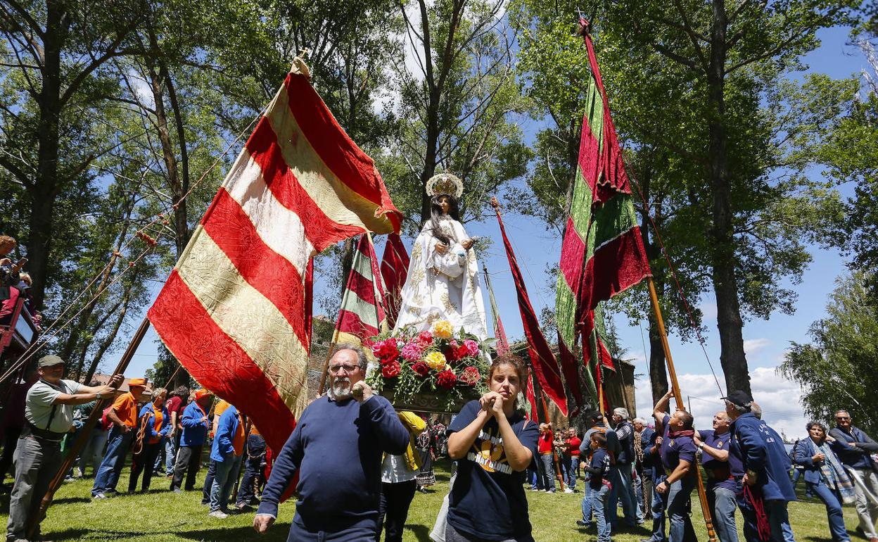 Rogativa y romería de Camposagrado.