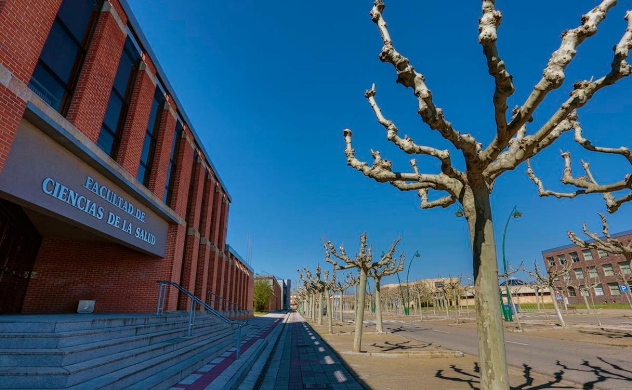 Facultad de Ciencias de la Salud en el Campus de Vegazana.