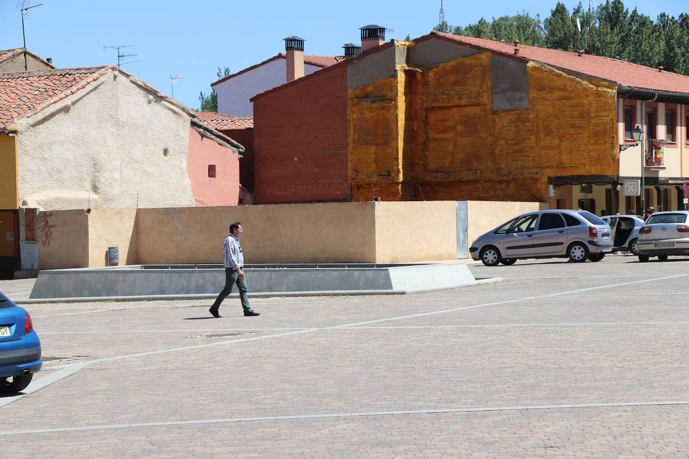 Fotos: Mansilla de las Mulas recibe la fase 1 con escepticismo