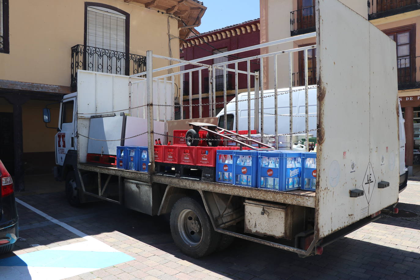 Fotos: Mansilla de las Mulas recibe la fase 1 con escepticismo