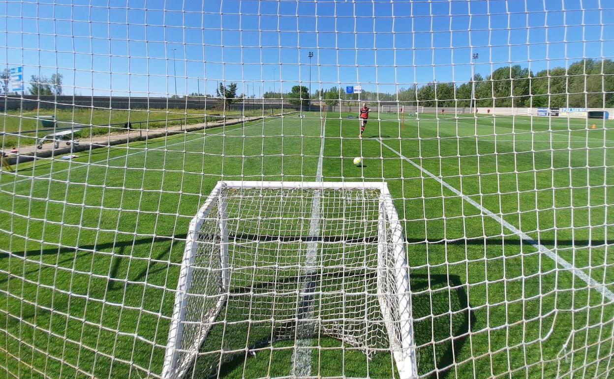 La plantilla de la Cultural, durante el entrenamiento de este jueves.