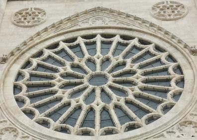 Imagen secundaria 1 - Detalles del rosetón. 