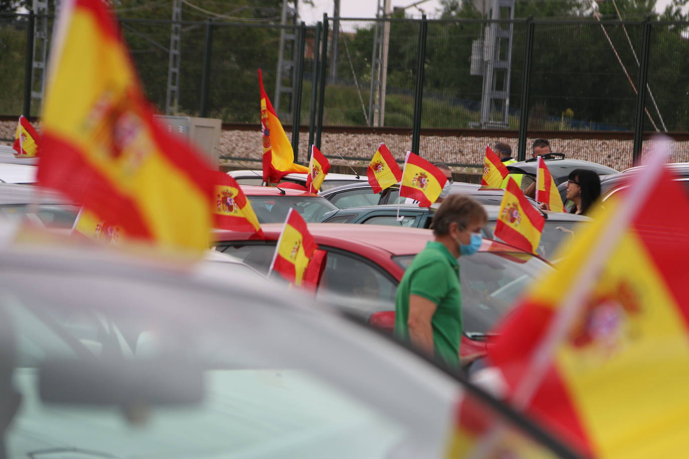 La marcha en automóvil propuesta por el partido de Abascal colapsa el centro de la ciudad durante media hora