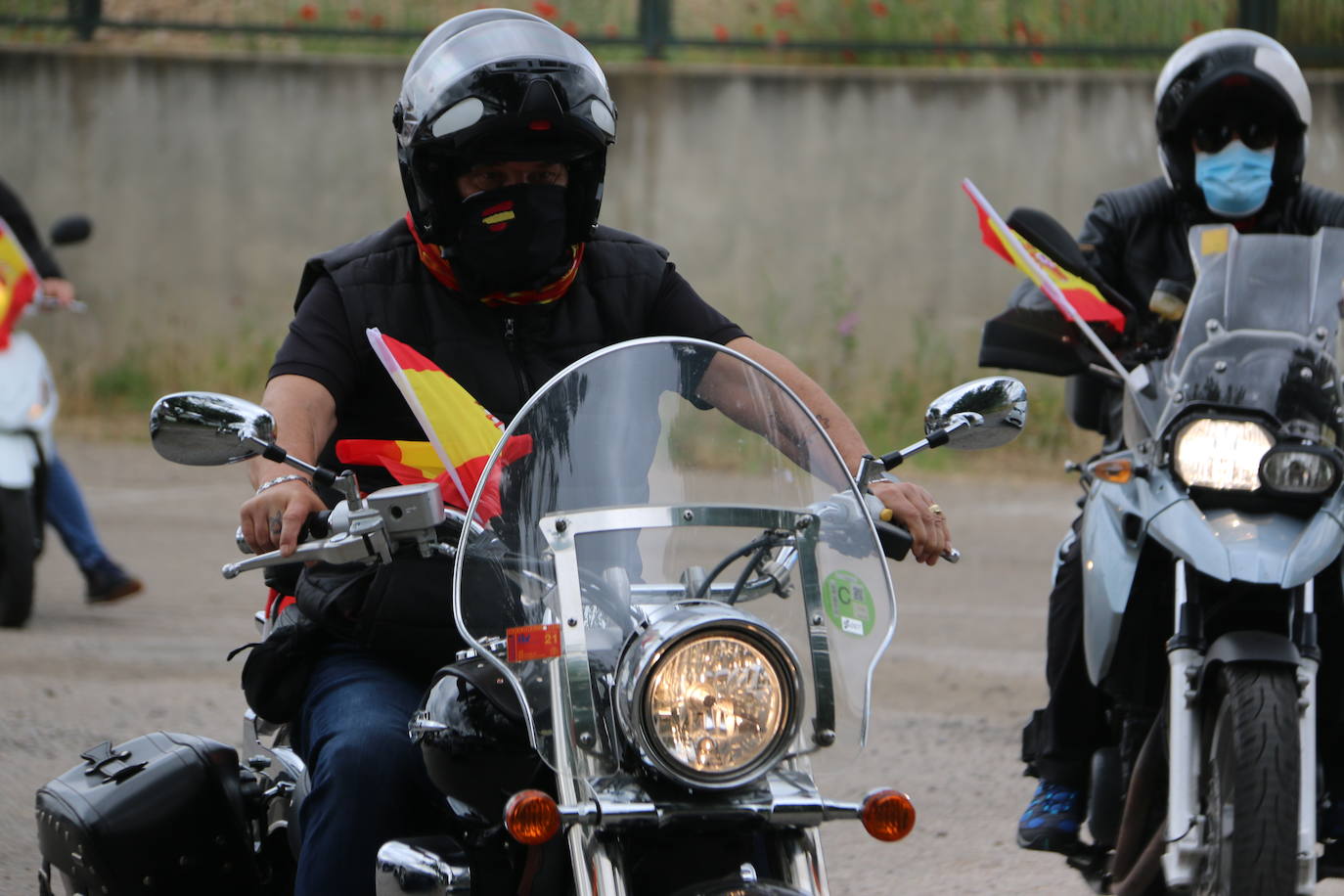 La marcha en automóvil propuesta por el partido de Abascal colapsa el centro de la ciudad durante media hora