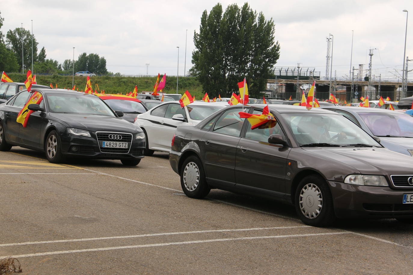 La marcha en automóvil propuesta por el partido de Abascal colapsa el centro de la ciudad durante media hora