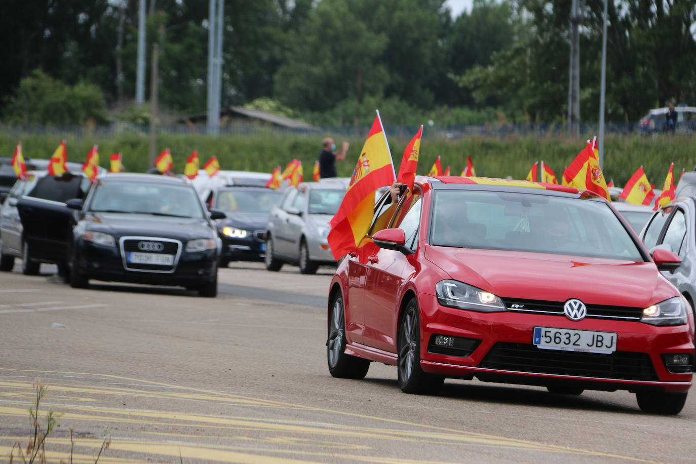 La marcha en automóvil propuesta por el partido de Abascal colapsa el centro de la ciudad durante media hora