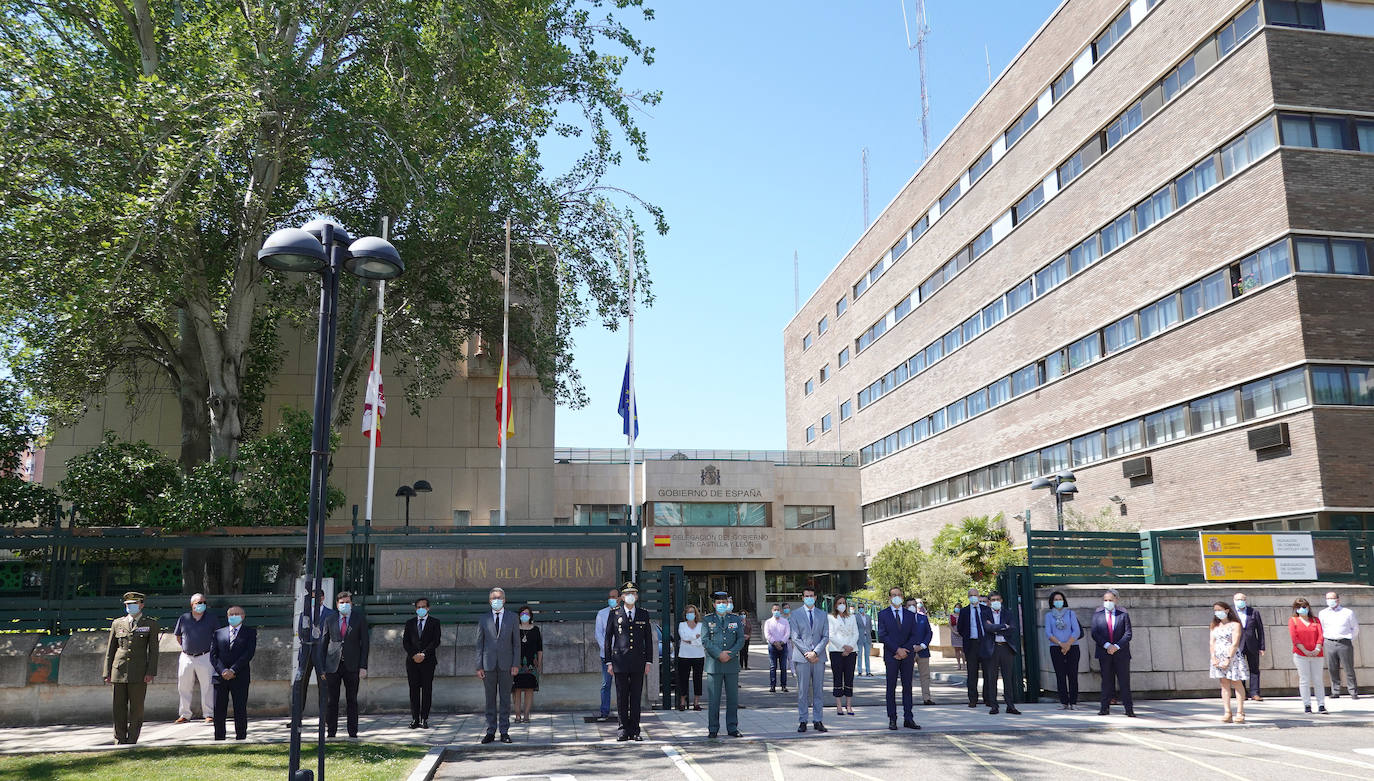 Las administraciones, como las Cortes, la Junta y la Delegación del Gobierno, también muestran sus condolencias.