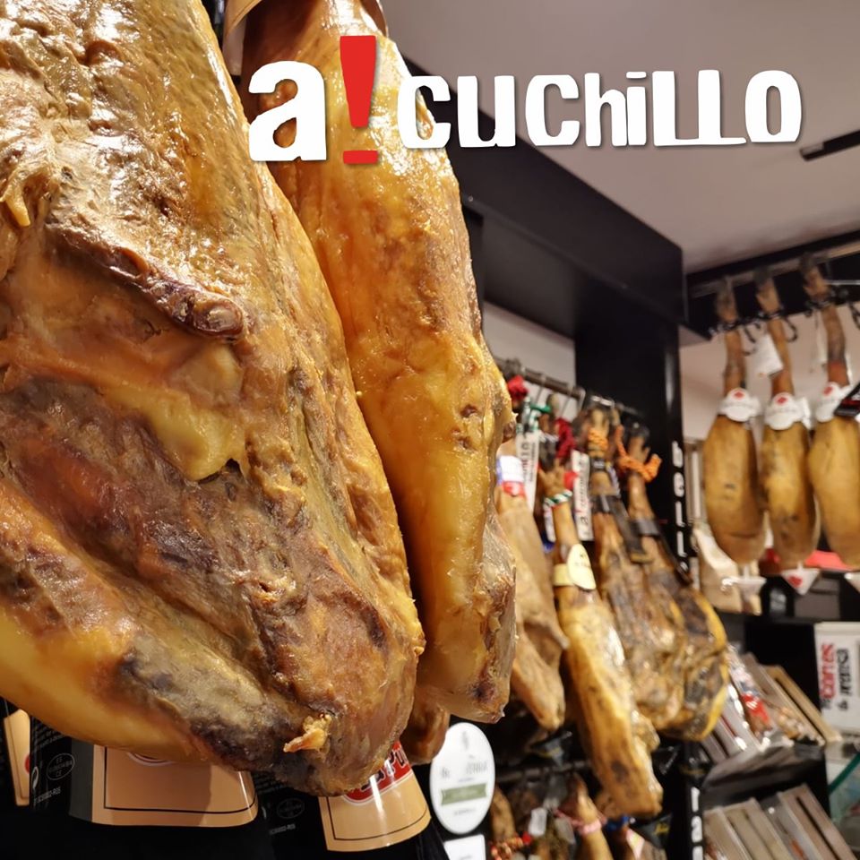 Tienda de A!cuchillo situada en la calle Cervantes.