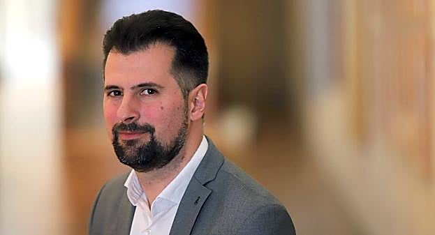 Tudanca desea «suerte» a Ana Carlota Amigo y le pide capacidad de decisión y fortalecer el Diálogo Social