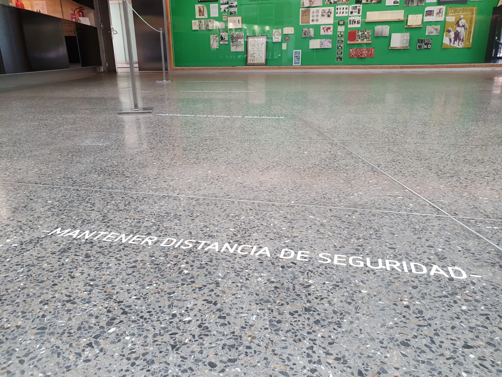 Recorrido para garantizar la distancia interpersonal de dos metros