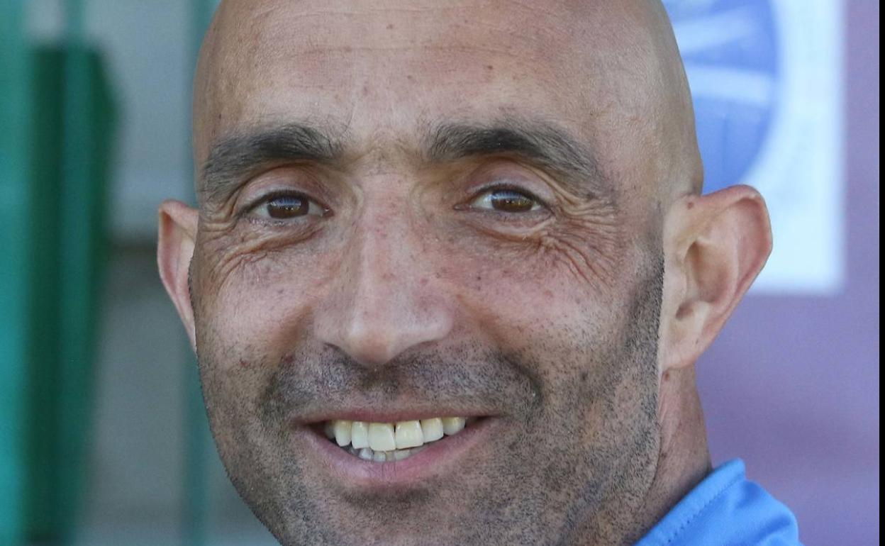 Carlos Delgado, técnico de La Bañeza FC.