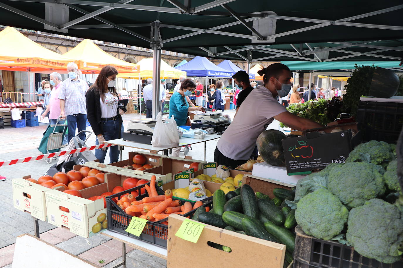 Fotos: El Mercado de la Plaza Mayor vuelve a la vida