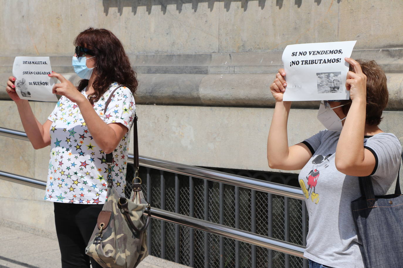 Fotos: Concentración de las agencias de viaje en León