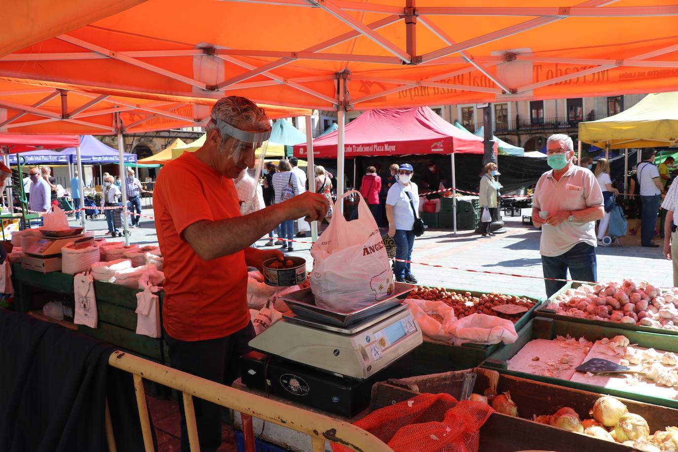 Fotos: Sábado de mercado en León
