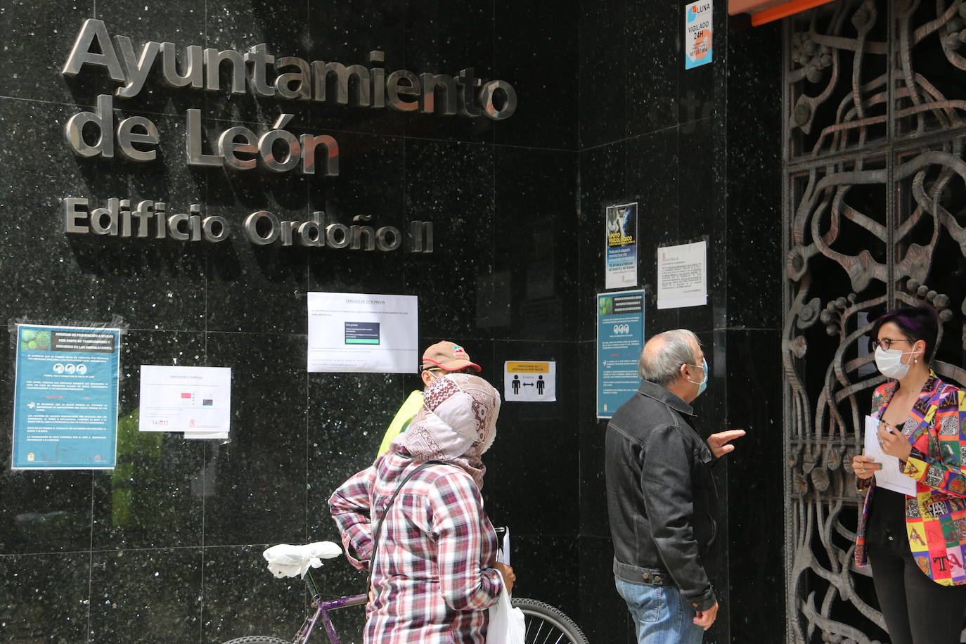 Los edificios dependientes del Ayuntamiento reabren sus puertas.