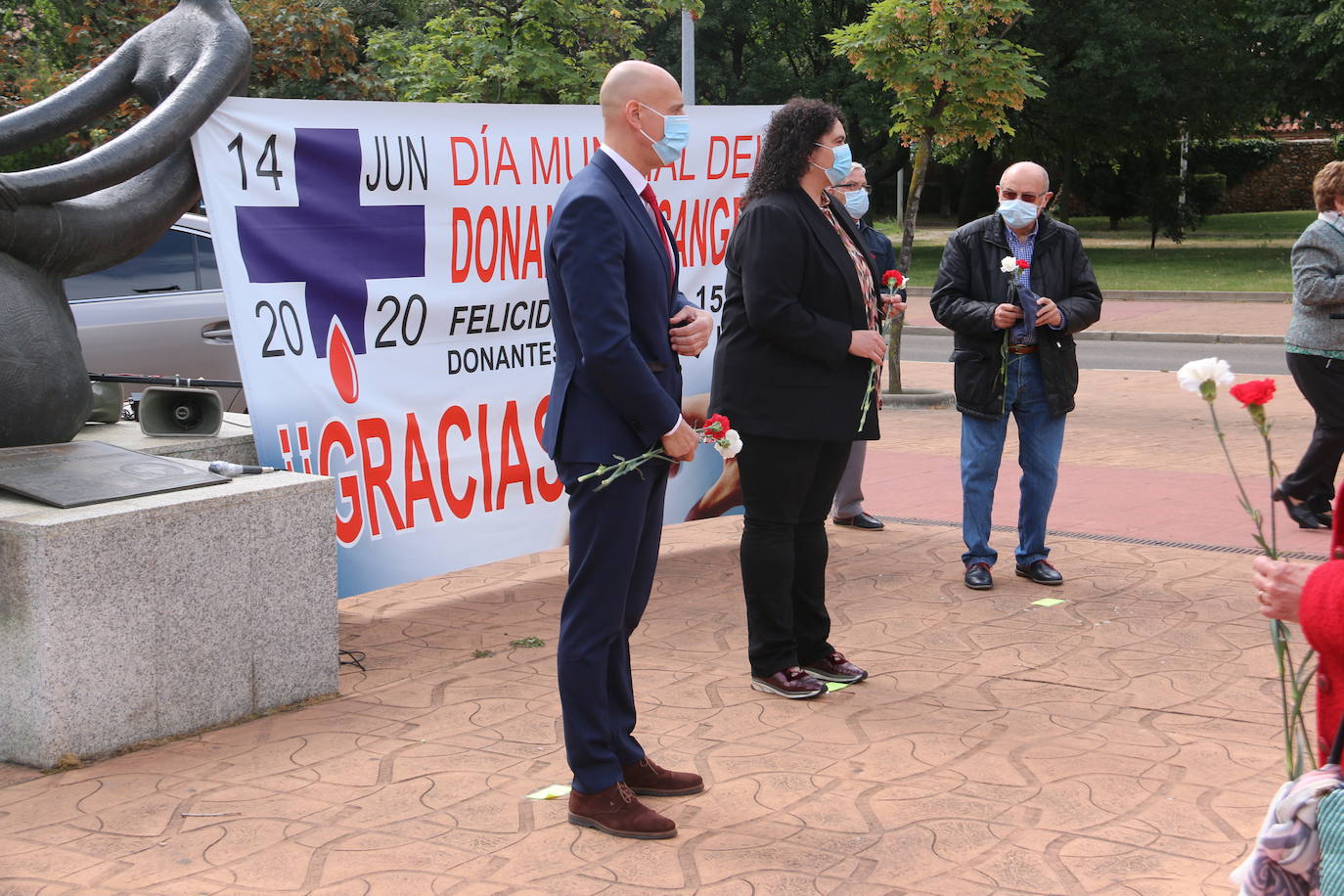 Fotos: Un clavel para los donantes