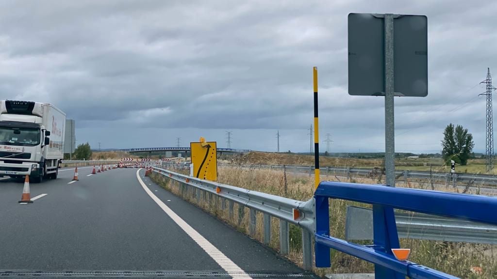 Fotos: Obras de reparación en la A-60 en sentido León