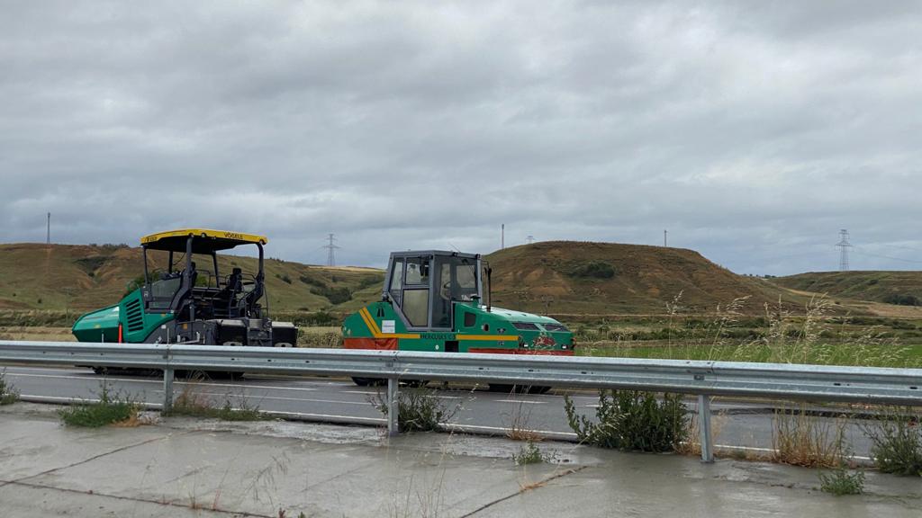 Fotos: Obras de reparación en la A-60 en sentido León
