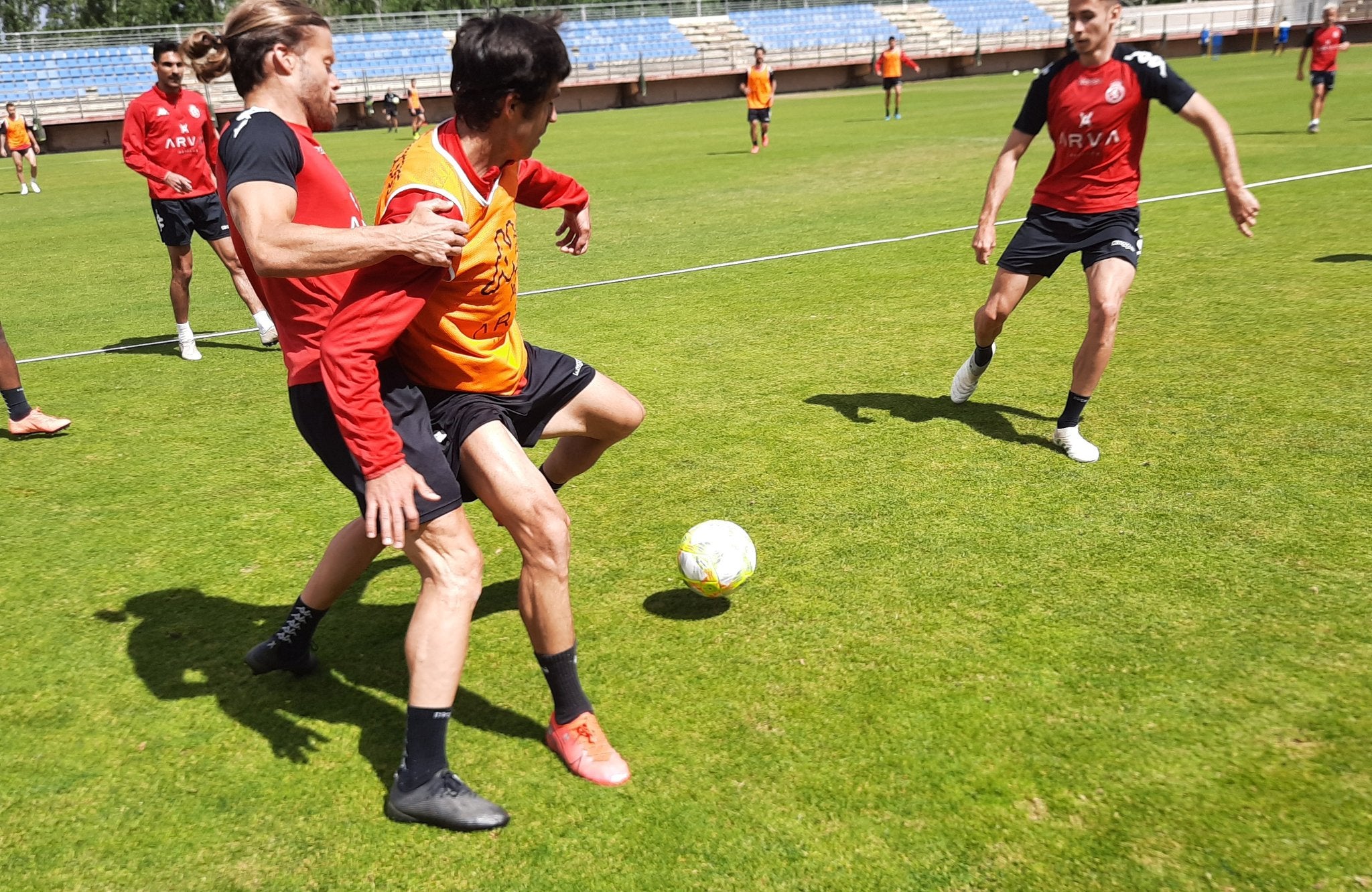 Fotos: La Cultural ya entrena al completo