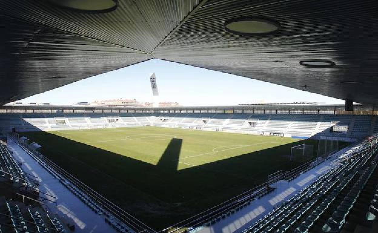 Panorámica del estadio de fútbol de La Balastera. 