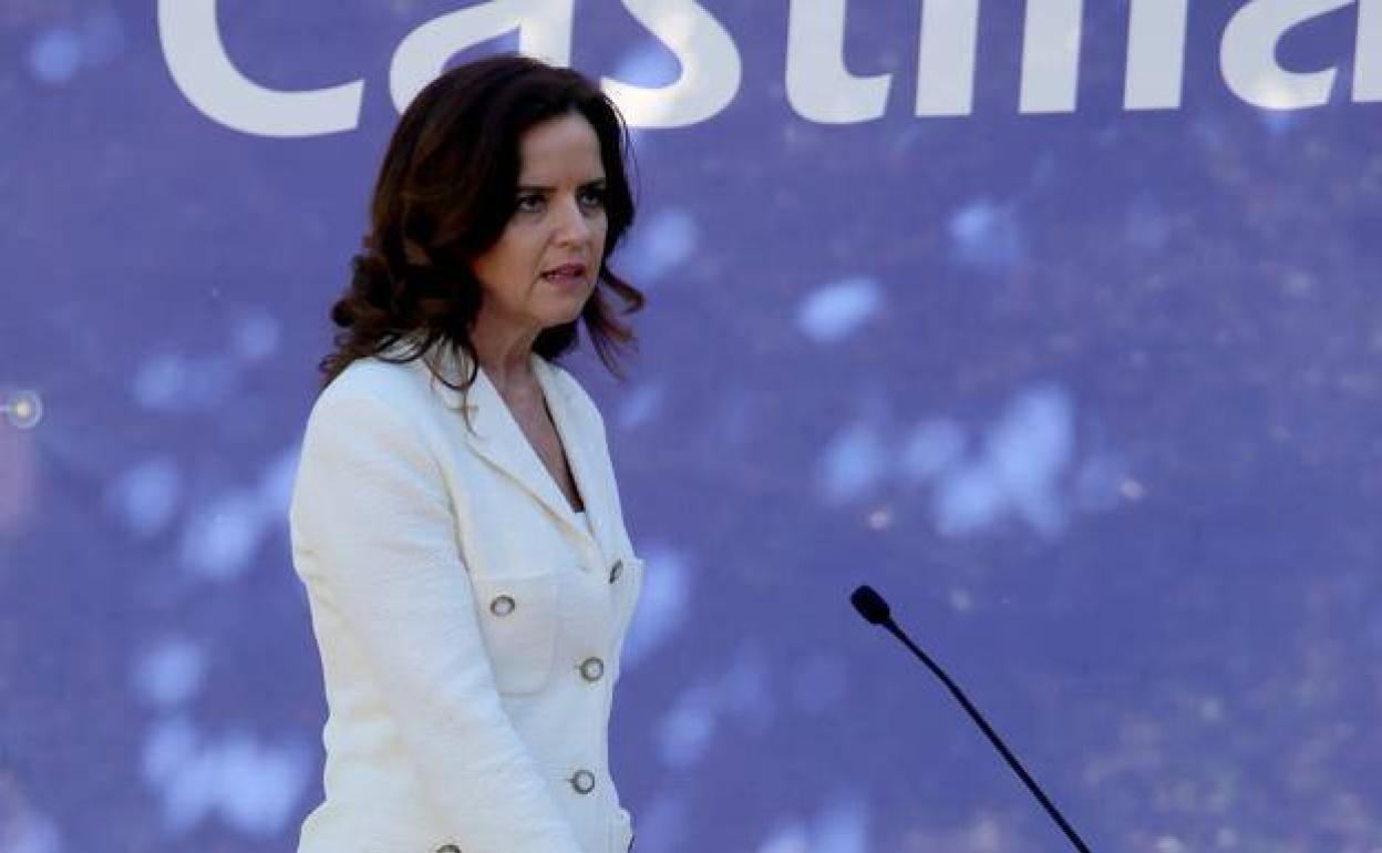 Ana Carlota Amigo, en la toma de posesión de su cargo como consejera de Empleo e Industria. 