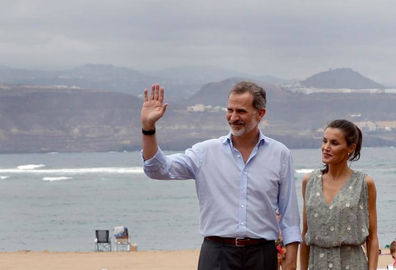 Don Felipe y doña Letizia inician su periplo en Canarias como primer destino de su gira por toda España tras el confinamiento.