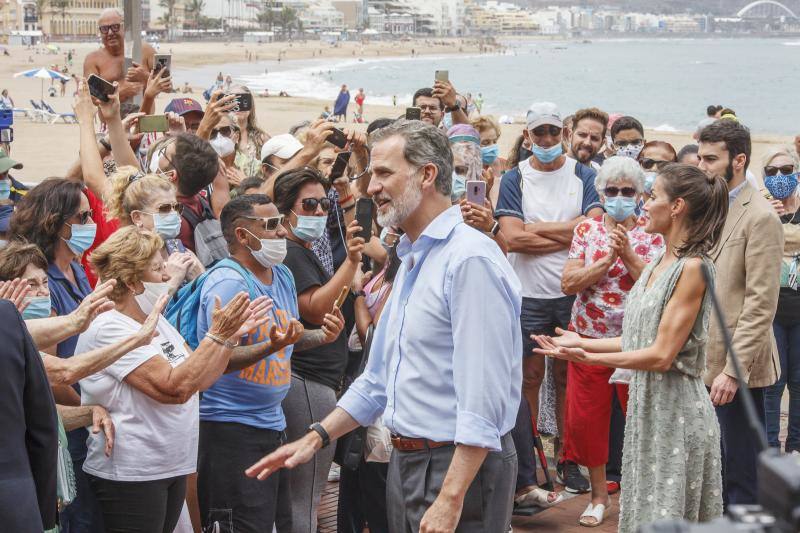 Don Felipe y doña Letizia inician su periplo en Canarias como primer destino de su gira por toda España tras el confinamiento.