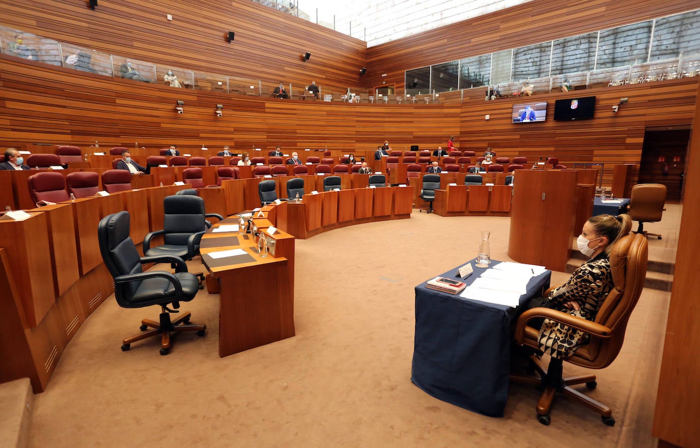 Fotos: Pleno de las Cortes de Castilla y León