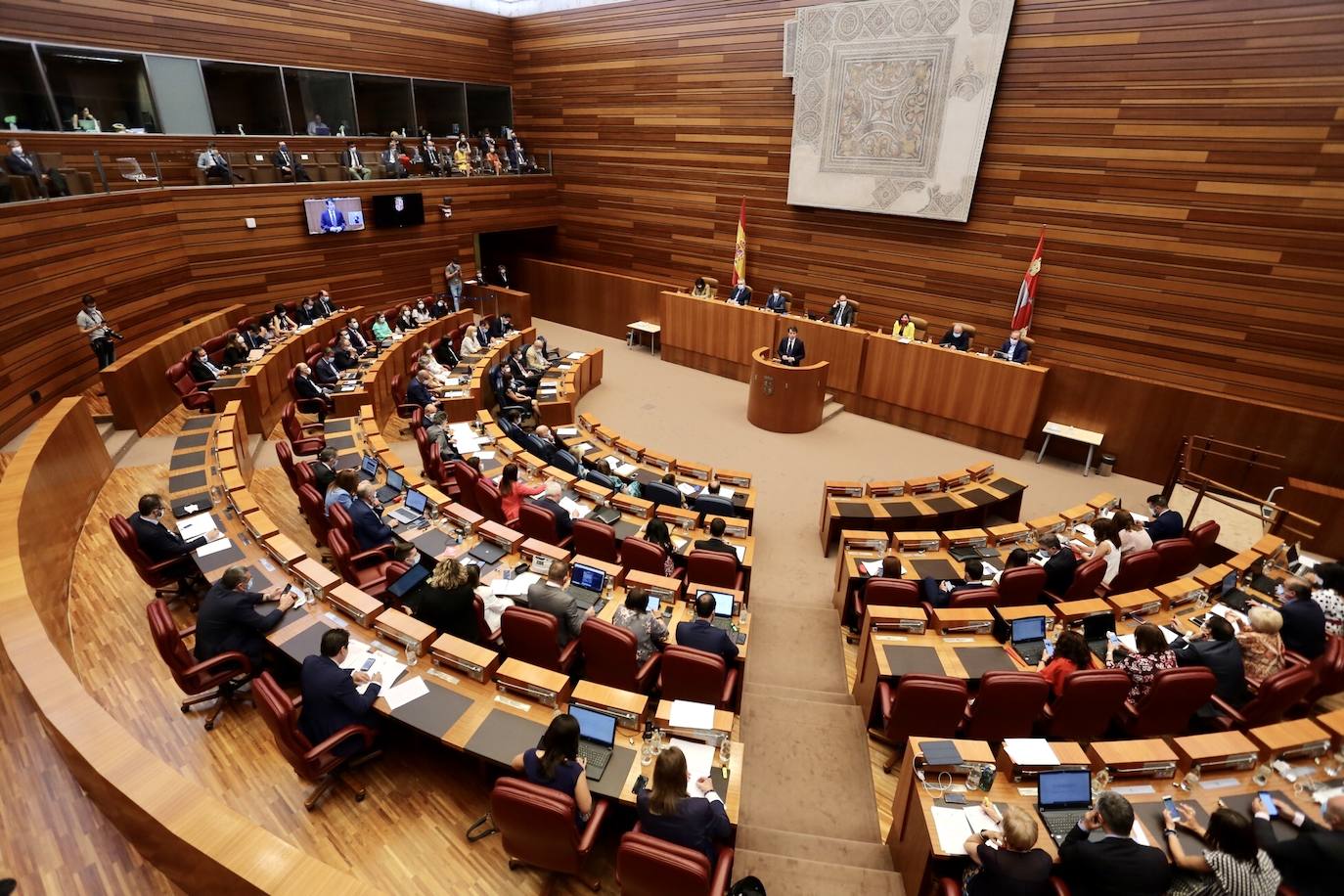 Las Cortes de Castilla y León son escenario del debate sobre el estado de la comunidad. El presidente de la Junta, Alfonso Fernández Mañueco, ha sido el primero en intervenir con una propuesta de consenso presupuestario.