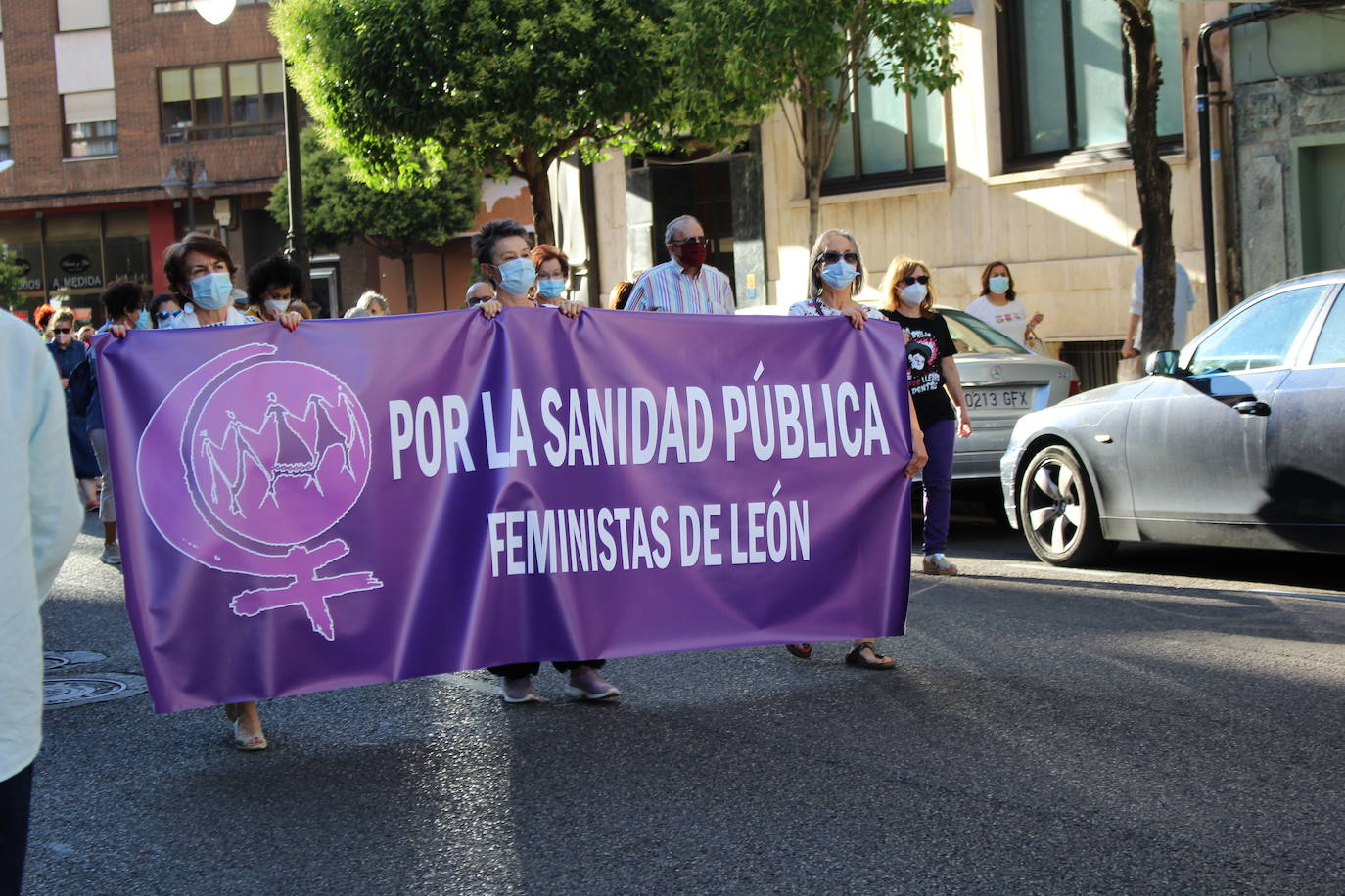 Fotos: León sale a la calle para luchar por el sistema público de salud