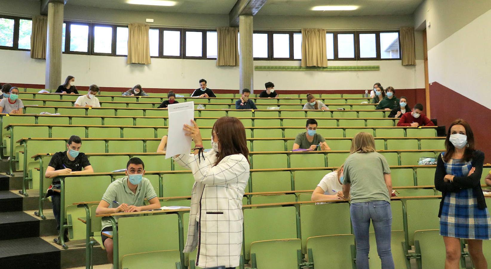 Fotos: Arrancan las pruebas de la Evaluación de Bachillerato para el Acceso a la Universidad (EBAU) de León