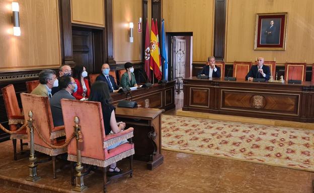 Todos los participantes en la campaña presentes en el acto.