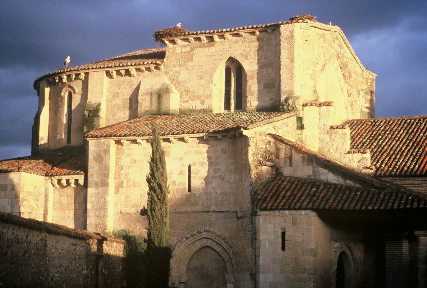 Las órdenes religiosas han dejado un legado cultural importante en León. 