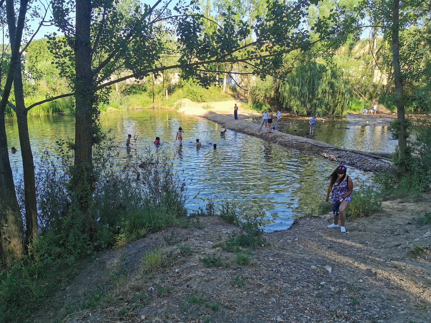 Los leoneses acuden a este parque de la capital para disfrutar del buen tiempo.