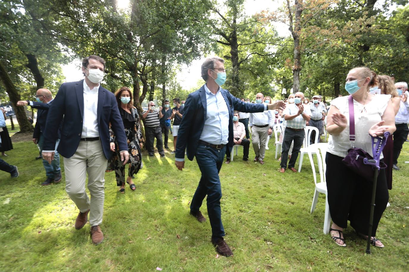 Fotos: El presidente del PP de Castilla y León apoya al candidato del PP a la presidencia de Galicia en un acto en Orense