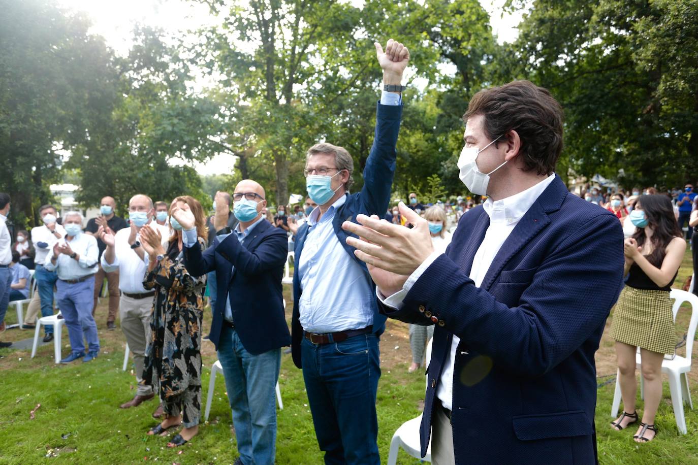 Fotos: El presidente del PP de Castilla y León apoya al candidato del PP a la presidencia de Galicia en un acto en Orense