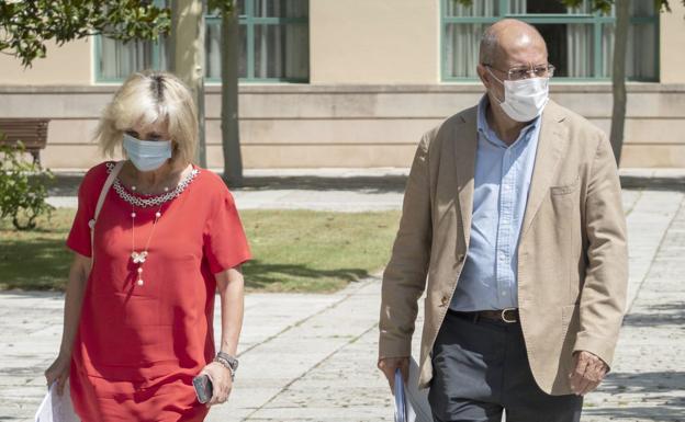 Verónica Casado y Francisco Igea, este jueves, momentos antes de su rueda de prensa. 