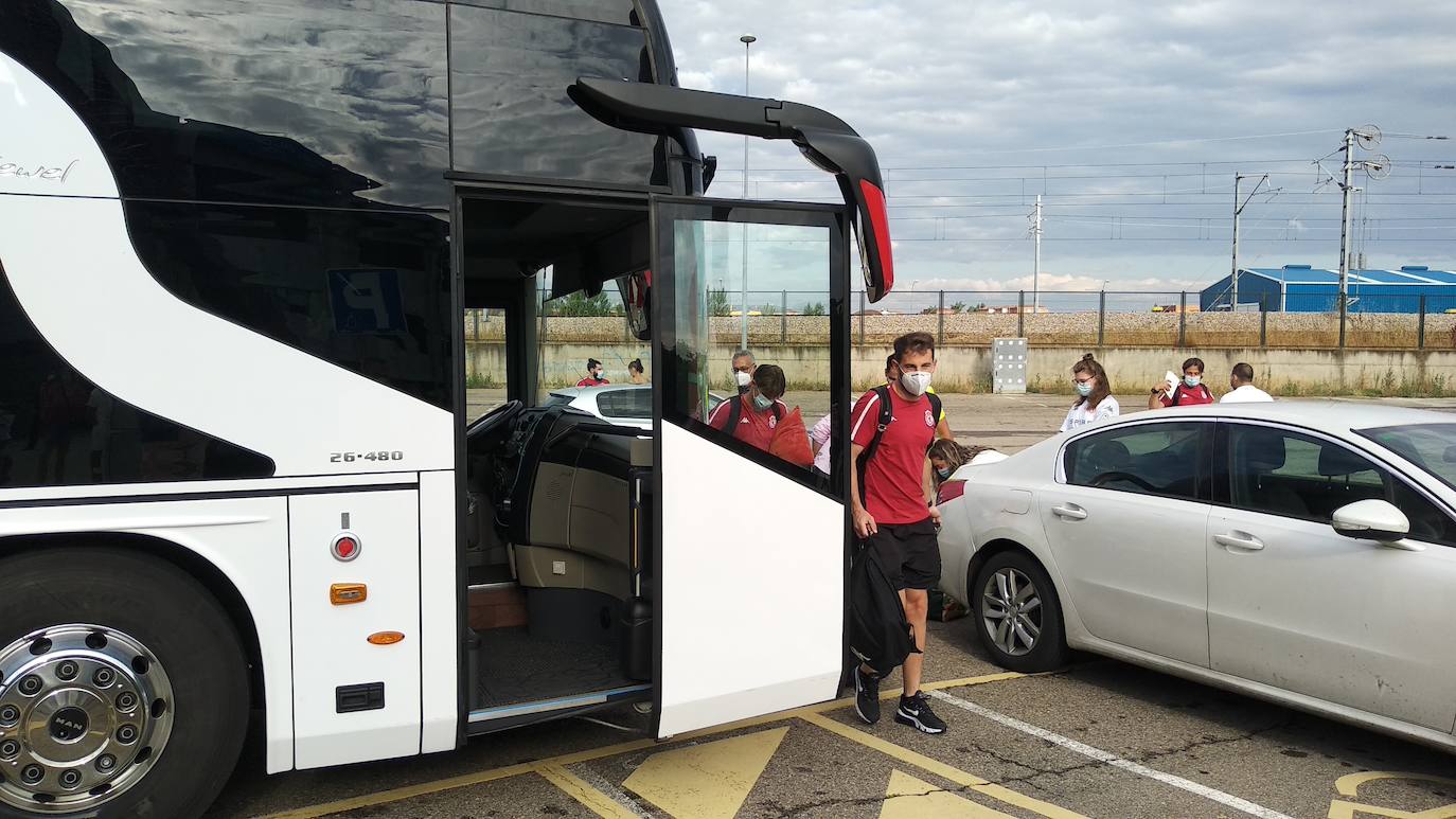 El equipo de José Manuel Aira recibe el cariño y el calor de la hinchada antes de viajar a tierras andaluzas.