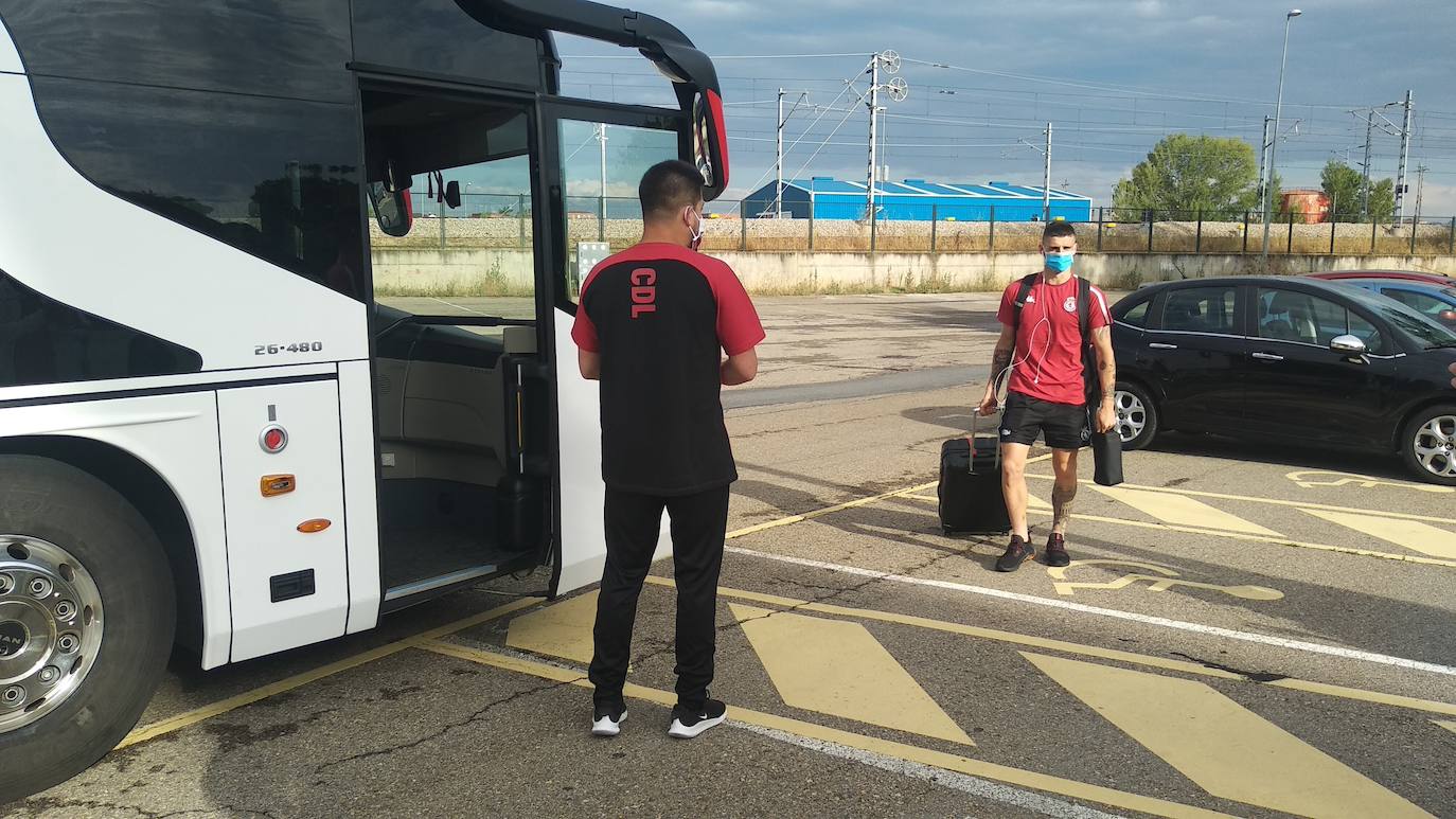 El equipo de José Manuel Aira recibe el cariño y el calor de la hinchada antes de viajar a tierras andaluzas.