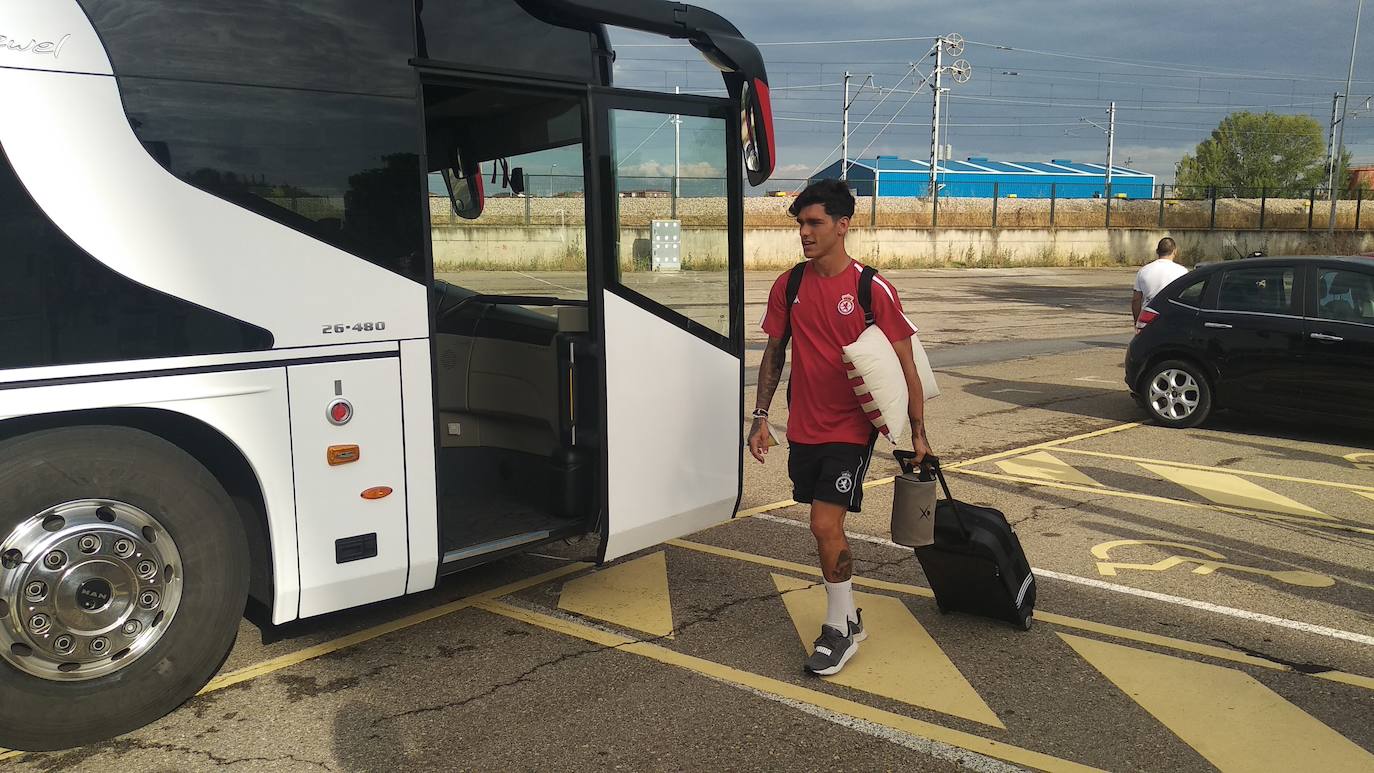 El equipo de José Manuel Aira recibe el cariño y el calor de la hinchada antes de viajar a tierras andaluzas.