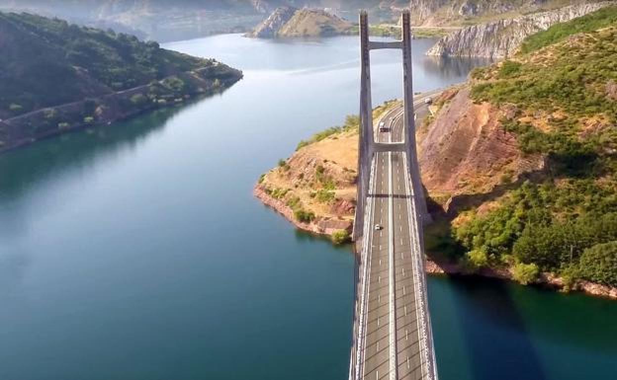 Embalse de Barrios de Luna.