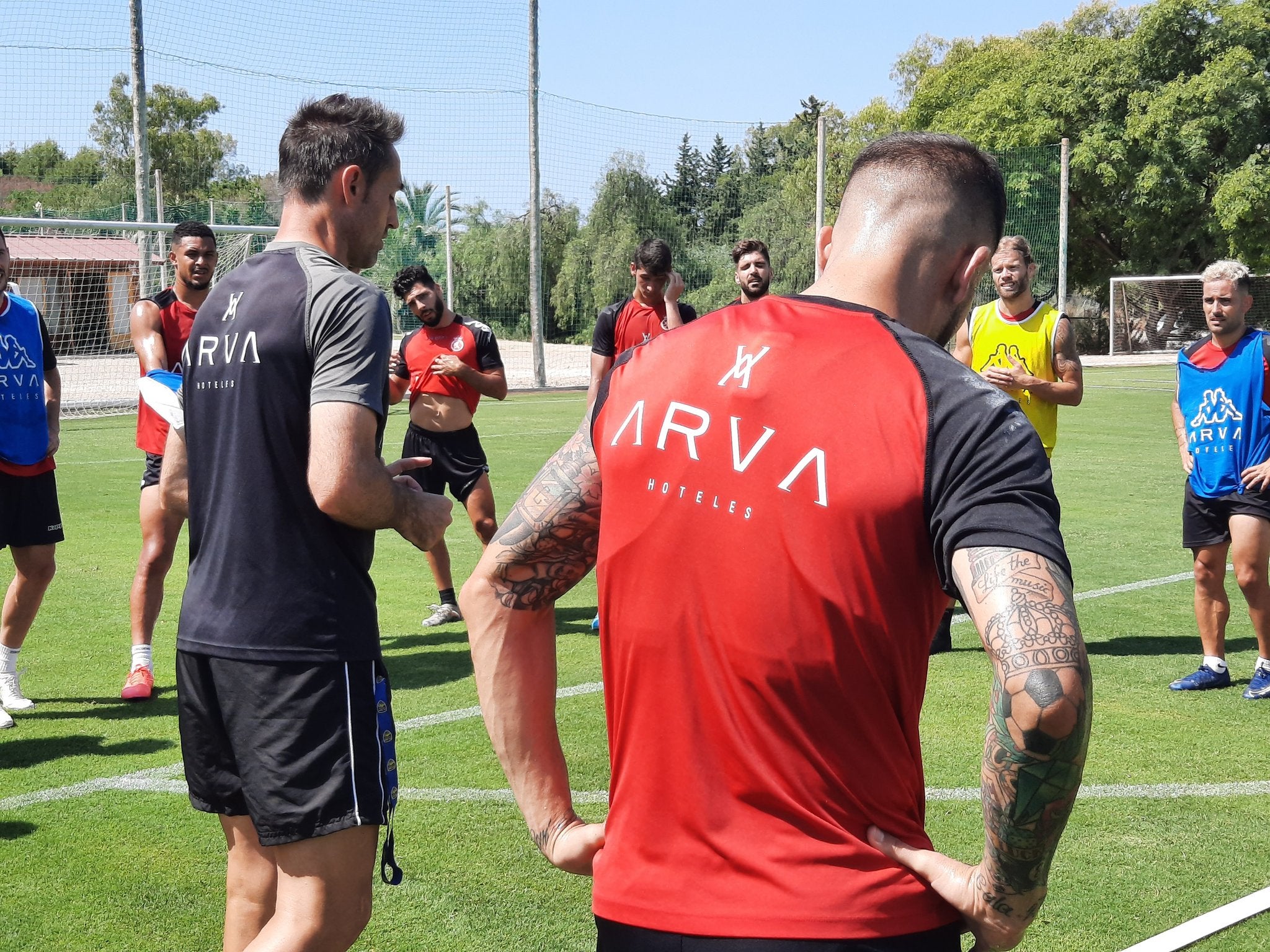 La Cultural sigue con sus entrenamientos en Marbella a la espera de su primer partido.