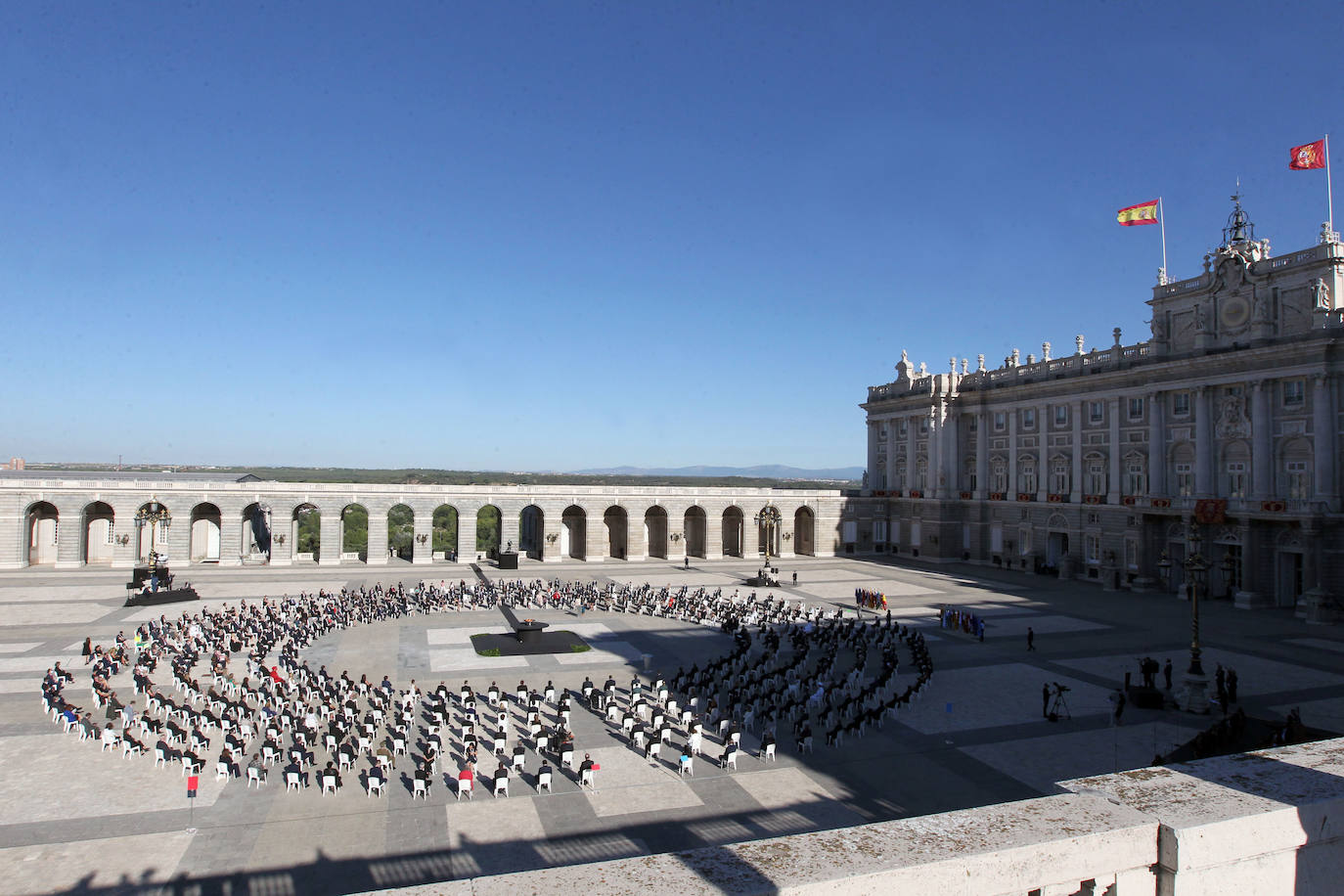 Homenaje de Estado a las víctimas de la Covid-19. Han tomado la palabra Felipe VI, una sanitaria y el hermano del periodista José María Calleja, fallecido por el coronavirus. 