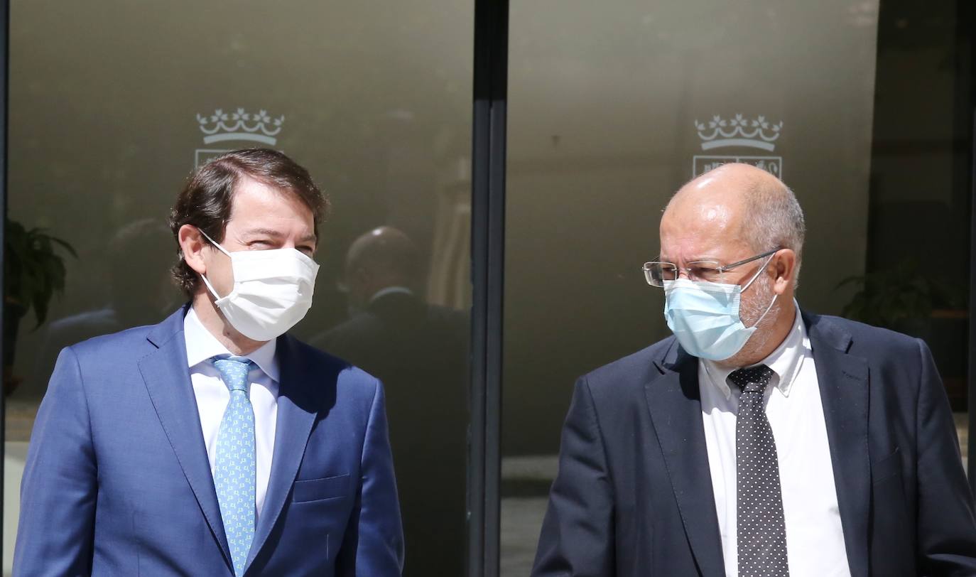El presidente de la Junta de Castilla y León, Alfonso Fernández Mañueco, y el vicepresidente y consejero de Transparencia, Ordenación del Territorio y Acción Exterior, Francisco Igea, presentan el balance del primer año de legislatura.