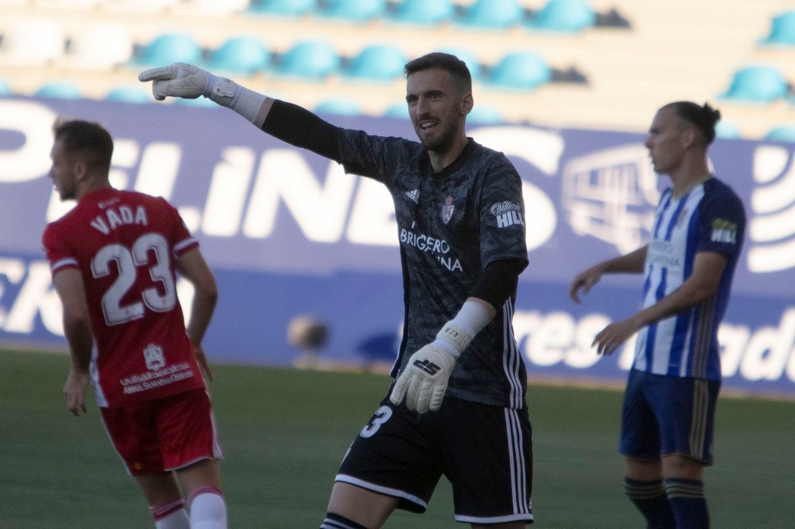 La Ponferradina se impone al Almería con gol de Yuri en El Toralín y logra respirar tranquila con la salvación en el bolsillo | El delantero se convierte en el máximo goleador en solitario de la historia de la Deportiva con 157 'dianas'. 