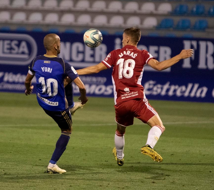 La Ponferradina se impone al Almería con gol de Yuri en El Toralín y logra respirar tranquila con la salvación en el bolsillo | El delantero se convierte en el máximo goleador en solitario de la historia de la Deportiva con 157 'dianas'. 