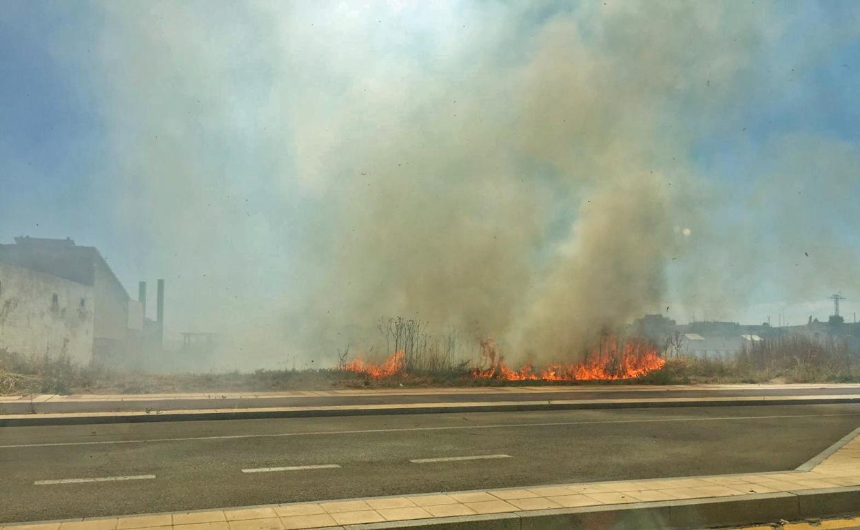 Imagen del fuego este domingo.