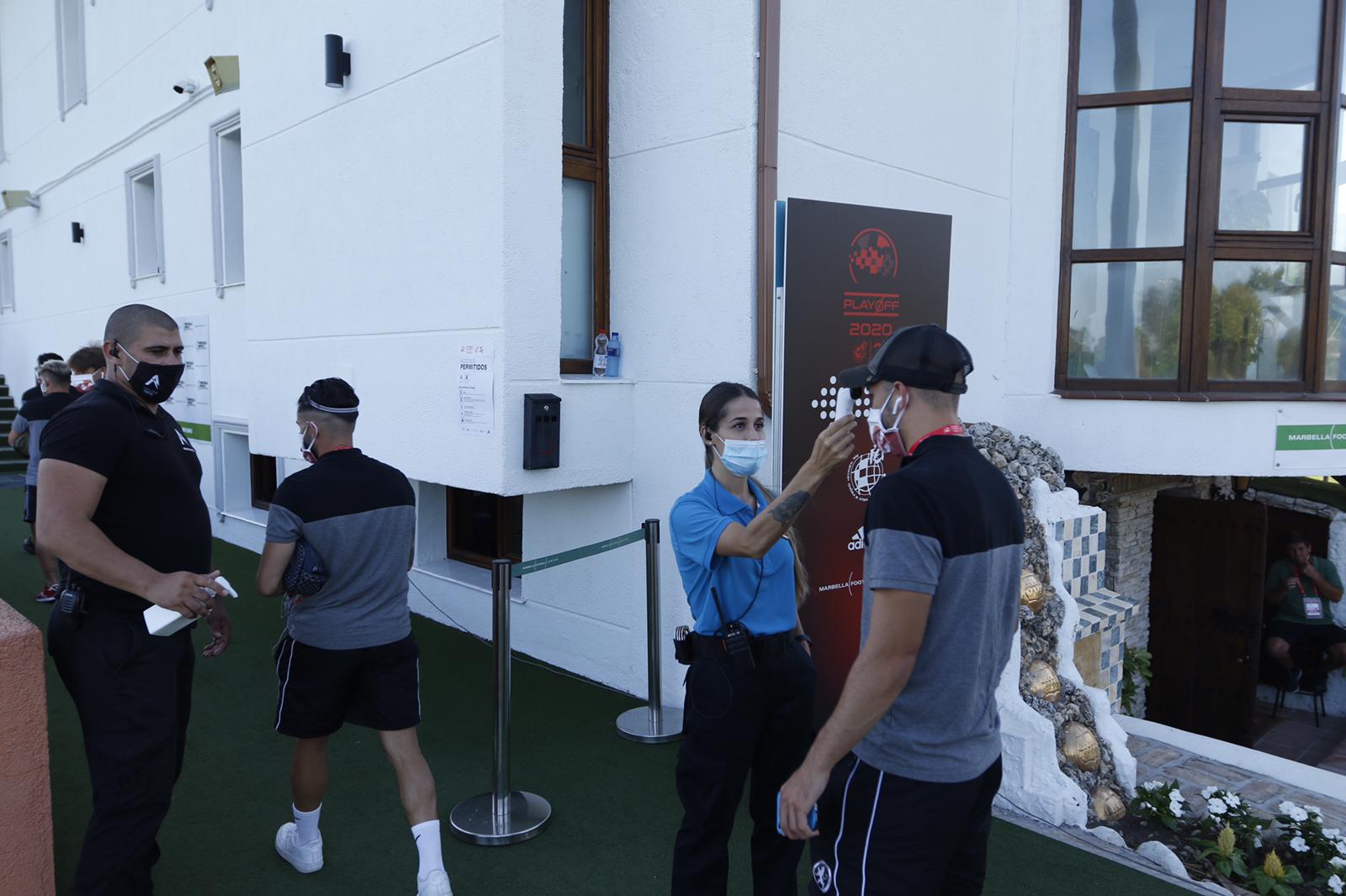 El Marbella Fútbol Center acogió el partido de la primera eliminatoria del playoff exprés