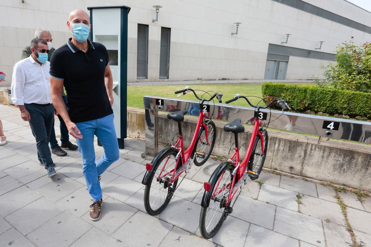 El Ayuntamiento de León acomete un plan 'renove' para reactivar las bicis de uso público en el marco del plan para conseguir una «ciudad sostenible». La inversión final alcanzará los 300.000 euros. 